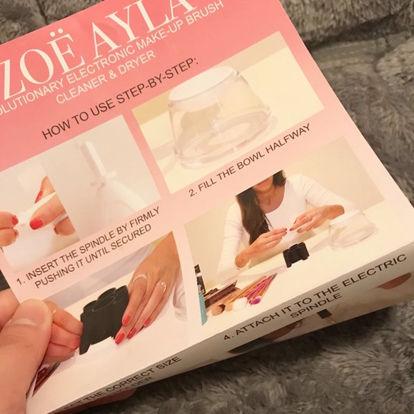 Zoë Ayla Electronic Brush Cleansing & Drying Tool - Picture 5 of 6